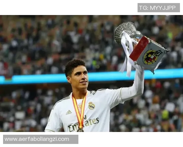 黑皮足球明星是谁揭秘及其精彩瞬间图片分享